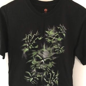 Preowned Short sleeve tee shirt.